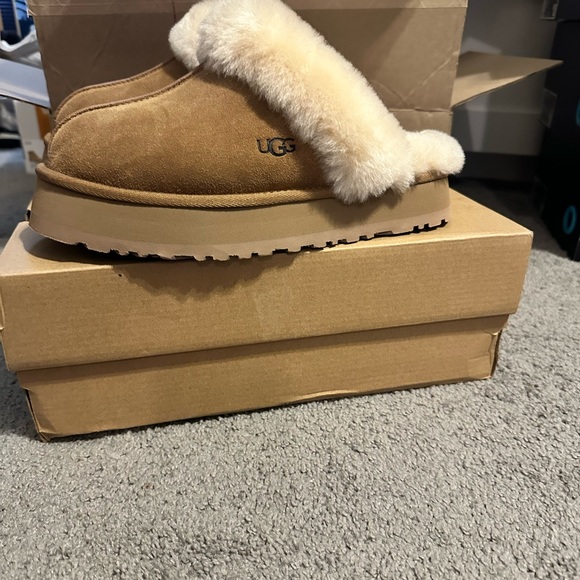 UGG Women's Disquette Slippers in Chestnut - Picture 6 of 7